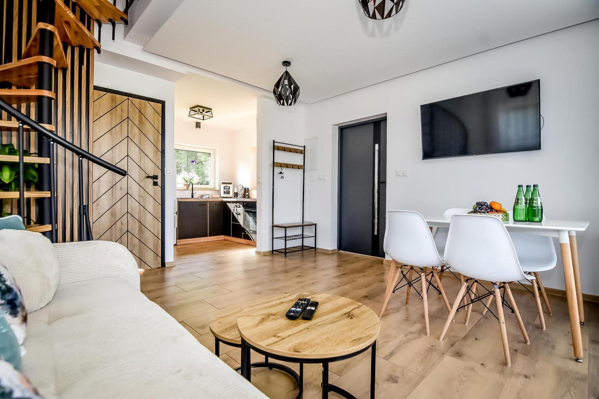 Perla Bialki Z Jacuzzi Chalet