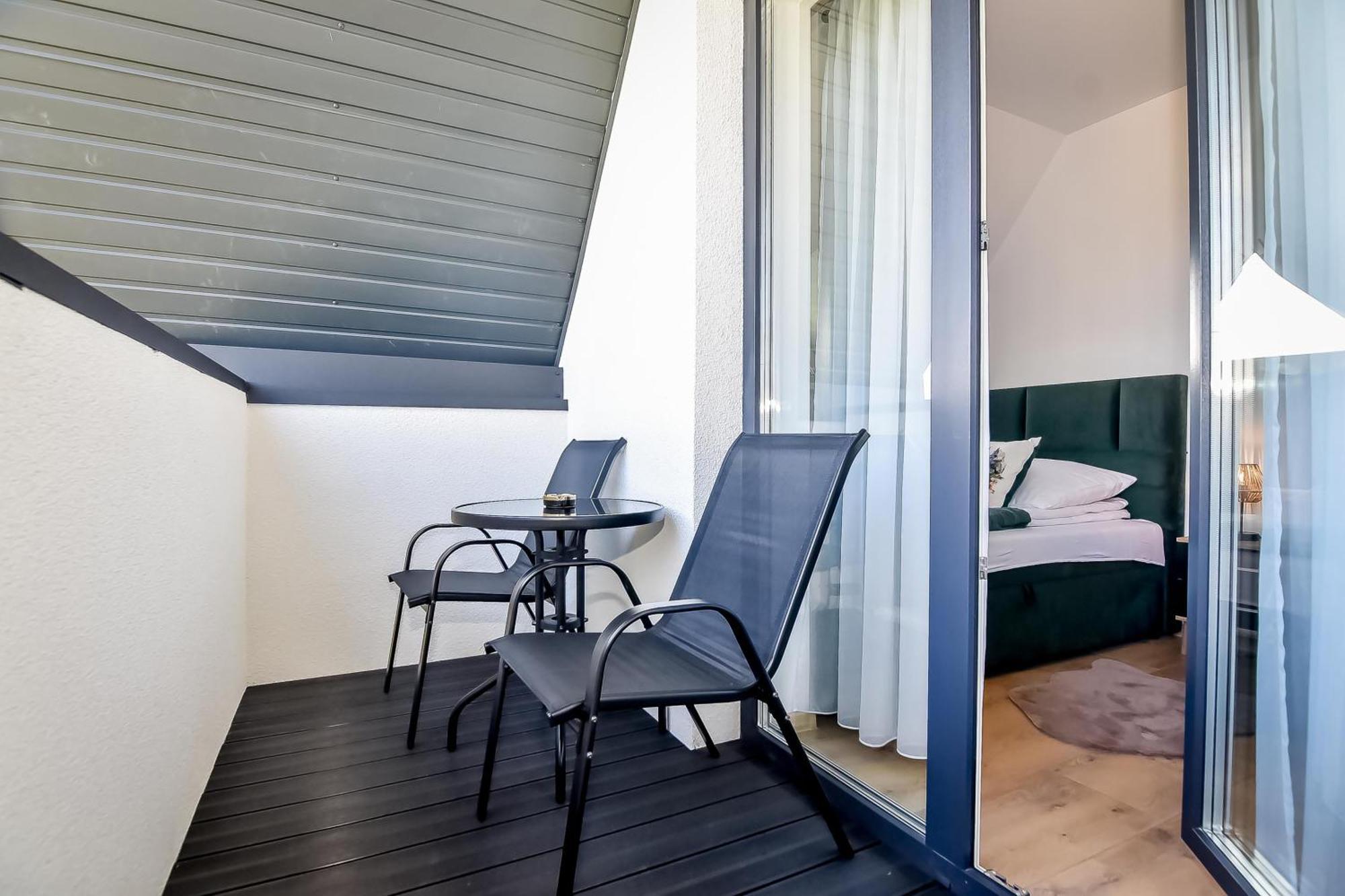 Perla Bialki Z Jacuzzi Chalet *